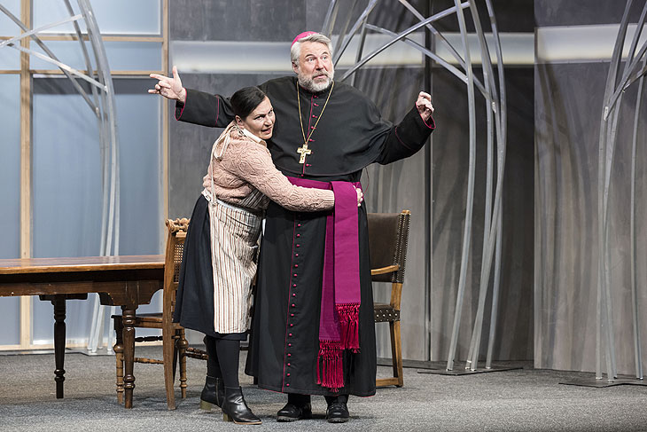 Komödie im Bayerischen Hof: Kardinalfehler Ursula Maria Burkhart , Dieter Fischer (©Foto: Alvise Predieri )